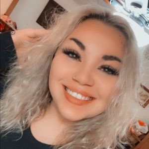 Meet your Posher, Mya